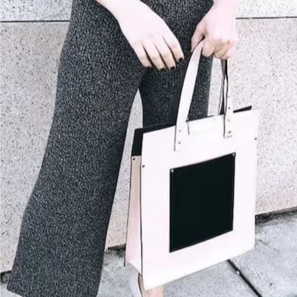 The Satchel Leather Co: Elegant Navy Blue Leather Tote Bag - Picture 13 of 14